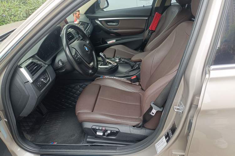 Used BMW 3 Series 2018 320Li Leading Luxury Package
