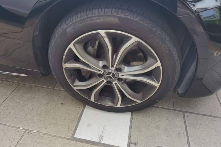 Used Mercedes-Benz E-Class 2020 Restyled E 300 L Sporty and Stylish Edition
