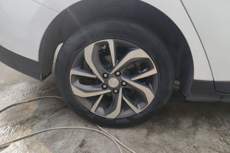 Used Buick Velite 6 2019 Connected Fashion Model
