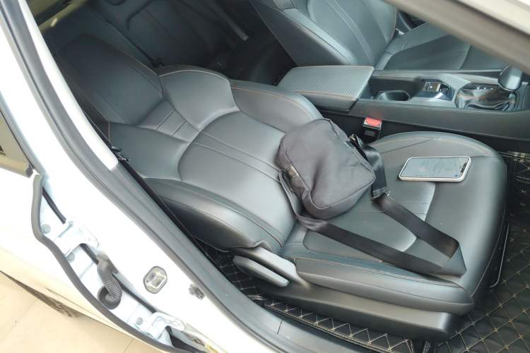 Used Dongfeng Aeolus Yixuan 2024 1.5L Automatic JingSu Edition Right Front Seat