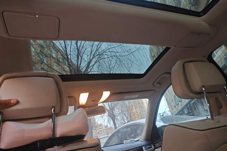 Used Mercedes-Benz E-Class 2015 E 260 L Sport & Fashion Model