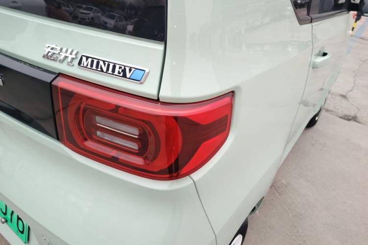 Used Wuling Hongguang MINIEV 2022 Macaron Premium Model – Lithium Iron Phosphate