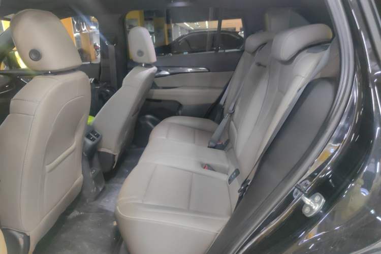 Used Buick Envision 2022 Encore Plus 652T Five-Seat Luxury Model