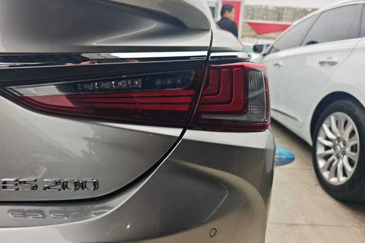 Used Lexus ES 2020 200 Excellence Edition