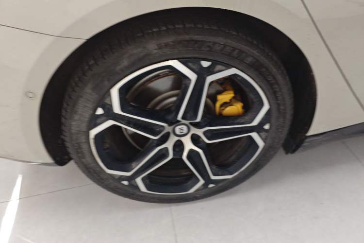 Used Xiaomi Auto SU7 2024 Four-Wheel Drive Ultra-Long Range Advanced Intelligent Driving Max Edition Exterior 5