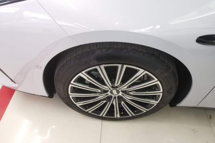 Used Geely Galaxy 8 2025 130km EM-P Starship Edition