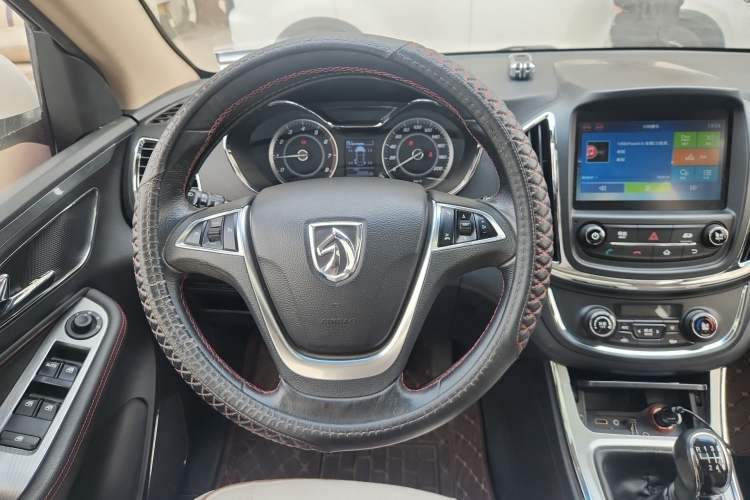 Used Baojun 560 2016 1.8L Manual Luxury Edition