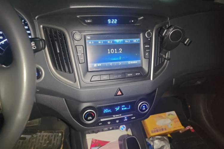 Used Hyundai ix25 2015 1.6L Automatic Two-Wheel-Drive Deluxe DLX Model