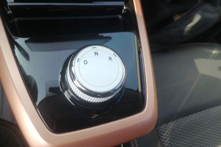 Used Dongfeng NAMMI BOX 2022 Champion Edition Light Wind Version 201KM Standard Model
