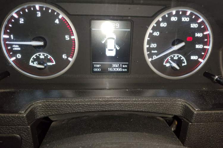 Used Isuzu Pickup 2015 3.0T Two-Wheel Drive 4KH1CT
