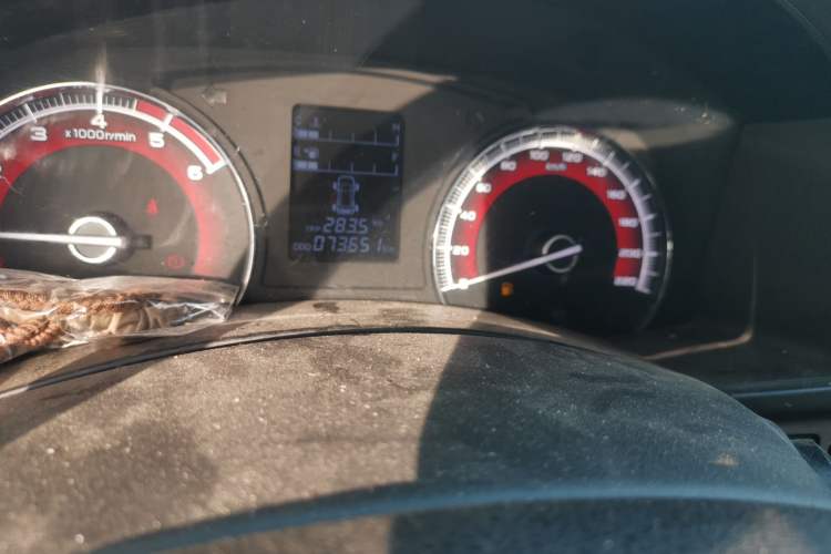 Used Isuzu D-MAX 2018 2.5T Two-Wheel-Drive Base Version JE4D25Q5A