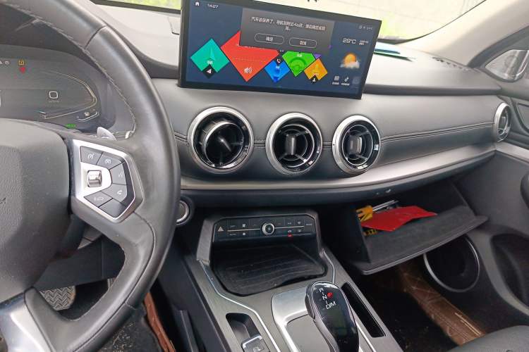 Used Wey VV6 2020 2.0T Two-Wheel Drive Smart Protection+ Audio And AC Panel