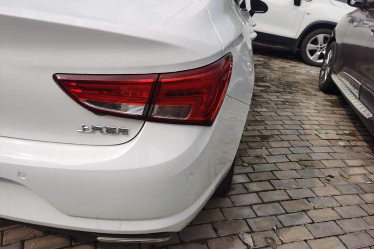 Used Buick Verano 2018 Sedan 20T Dual-Clutch Leading Model Right Rear Taillight