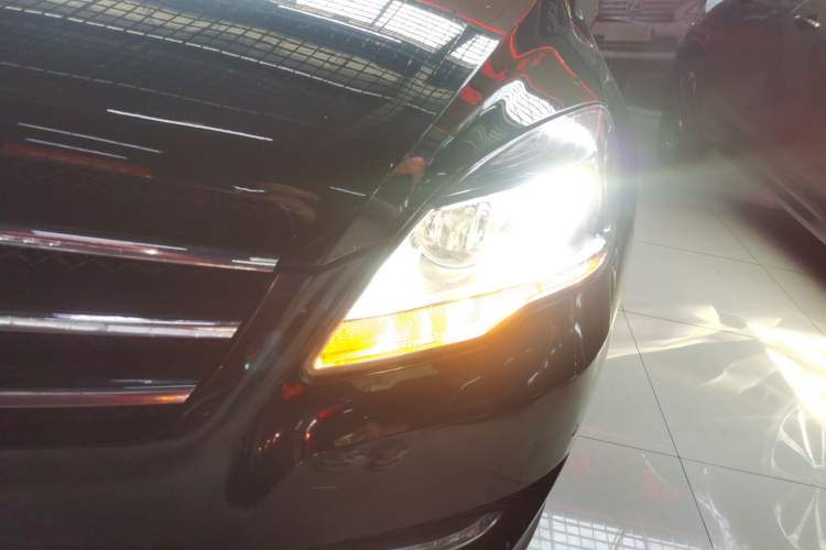 Used Mercedes-Benz R-Class 2017 R 320 4MATIC Business Edition Prestige Model Left Front Headlight