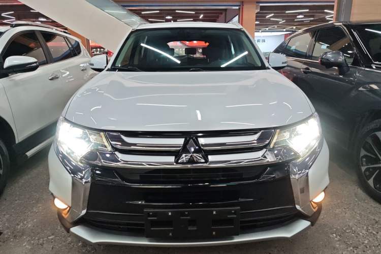 Used Mitsubishi Outlander 2018 2.4L 4x4 Elite Edition 5 Seats
