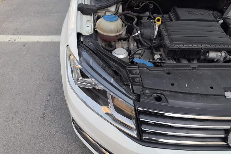 Used Volkswagen Santana 2019 1.5L Automatic Fashion Edition China VI Right Front Headlight