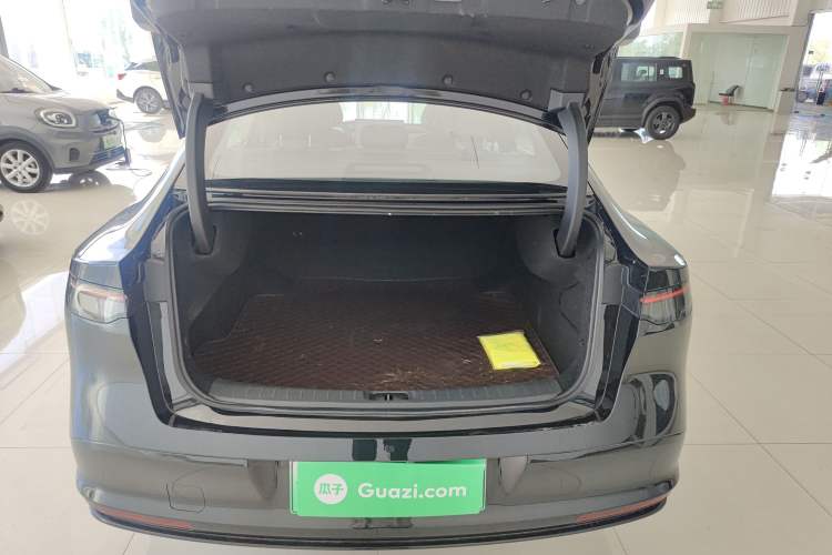 Used Nissan N7 2025 510 Pro Trunk