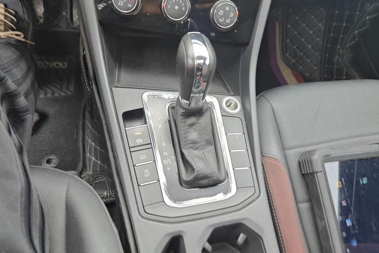 Used Volkswagen Bora 2020 1.5L Automatic Comfort Model Gear Lever