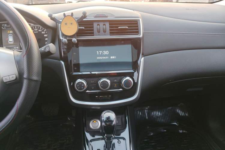 Used Nissan Tiida 2020 1.6L CVT Smart Drive Edition Audio And AC Panel