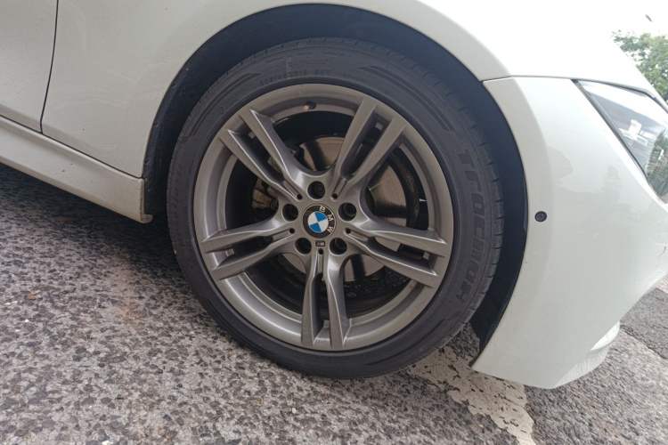 Used BMW 3 Series 2018 320Li M Sport Night Edition Right Front Wheel Hub