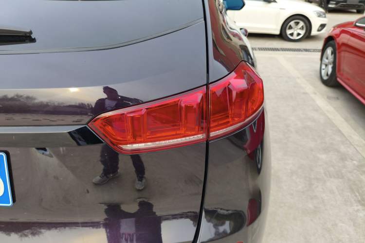 Used Wey VV7 2017 2.0T Flagship Model Right Rear Taillight