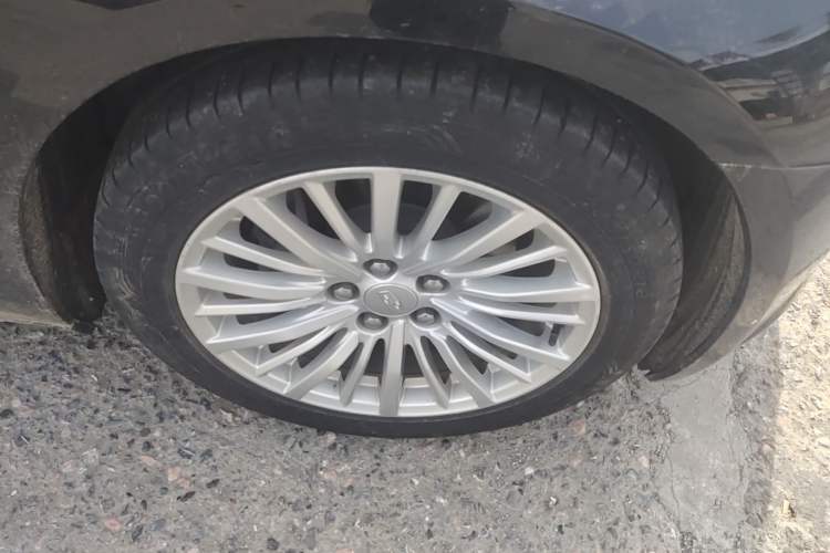 Used Cadillac CT6 2021 28T Fashion Edition Right Front Wheel Hub