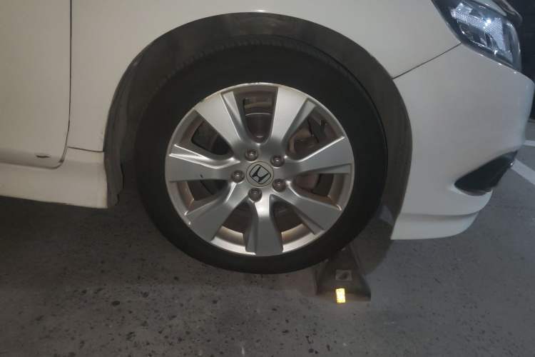 Used Honda Jade 2013 1.8L automatic Comfort version 5 seats