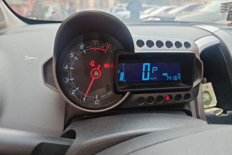 Used Chevrolet Aveo Sonic 2011 Sedan 1.4L Automatic SL
