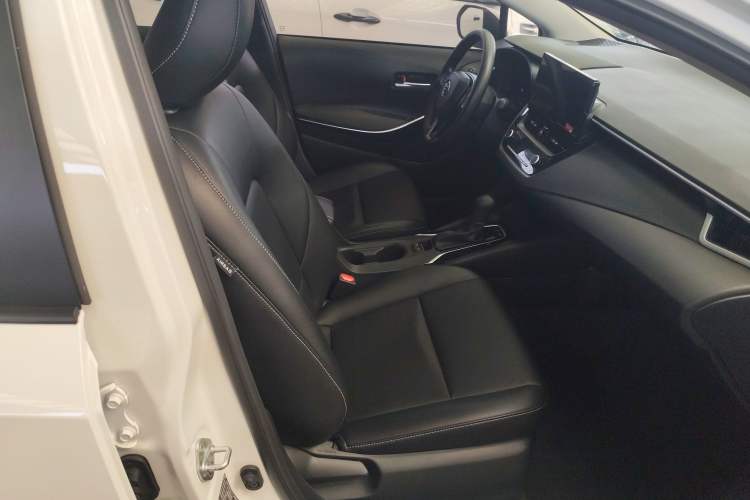 Used Toyota Corolla 2023 1.8L Smart Electric Hybrid Dual-Motor Pioneer Edition Right Front Seat