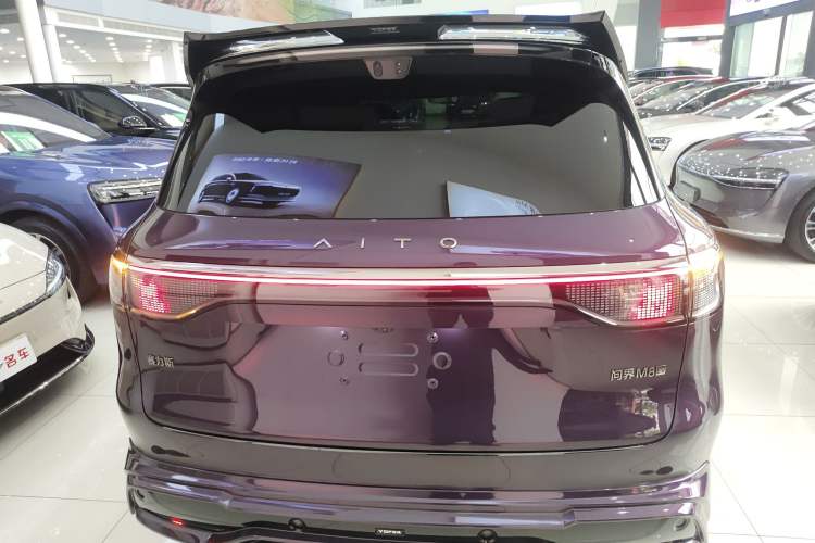 Used Hima AITO M8 2025 Model Pure Electric Max+ Six-Seat Four-Wheel-Drive Version