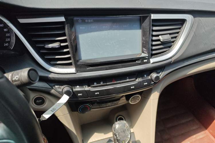 Used Buick GT 2016 15N Automatic Elite Edition Audio And AC Panel