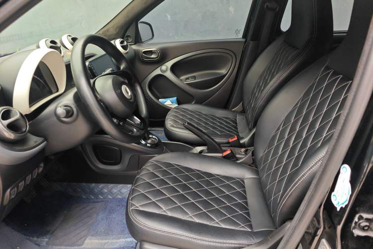 Used smart forfour 2016 1.0L 52 kW Dynamic Edition
