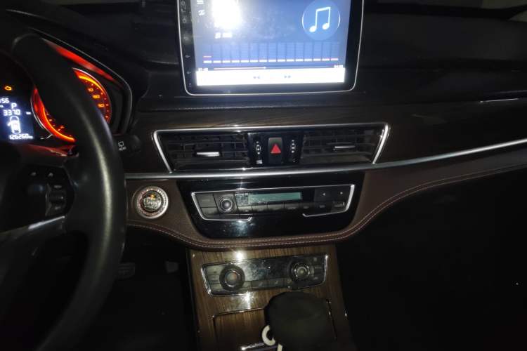 Used Hanteng X5 2018 1.5T CVT Elite Edition Audio And AC Panel