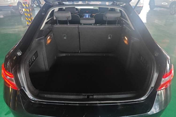 Used Skoda Superb 2016 TSI280 Manual Front-Drive Version
