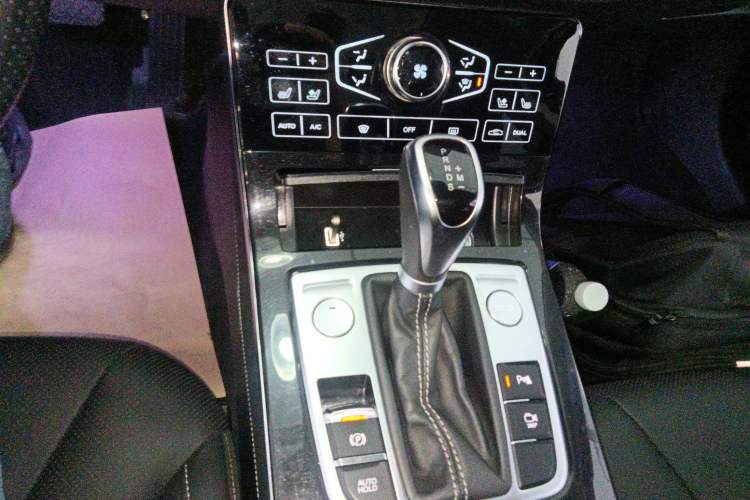 Used Hongqi H5 2019 30TD Smart Connect Enjoy Edition Gear Lever