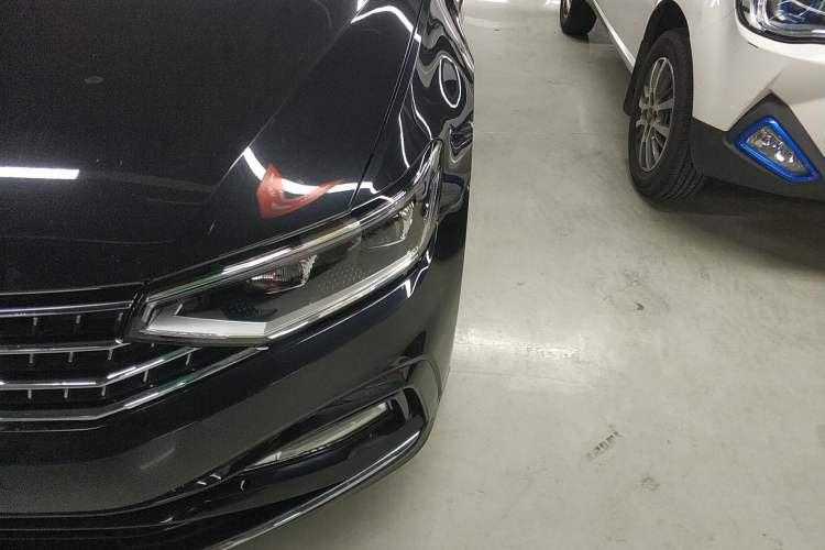 Used Volkswagen Magotan 2023 2 Million Units Limited Edition 330TSI DSG Leading Version
