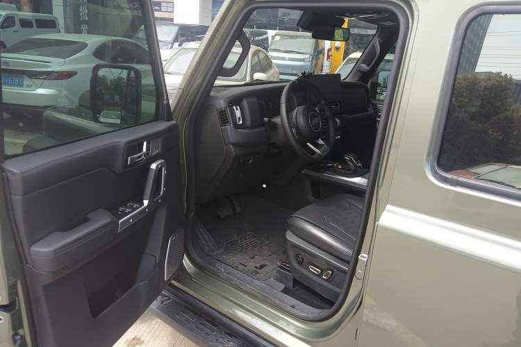 Used 212 T01 2024 2.0T Explorer Driver Seat