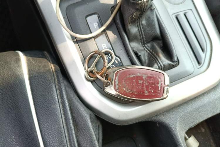 Used SAIC MAXUS T70 2019 2.0T Diesel Automatic 2WD Elite Version with Long Body and High Ground Clearance
