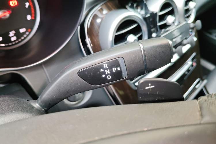 Used Mercedes-Benz GLC 2017 GLC 260 4MATIC Luxury Model Gear Lever
