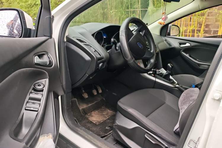 Used Ford Focus 2017 Hatchback 1.6L Manual Comfort Plus SmartDrive Edition
