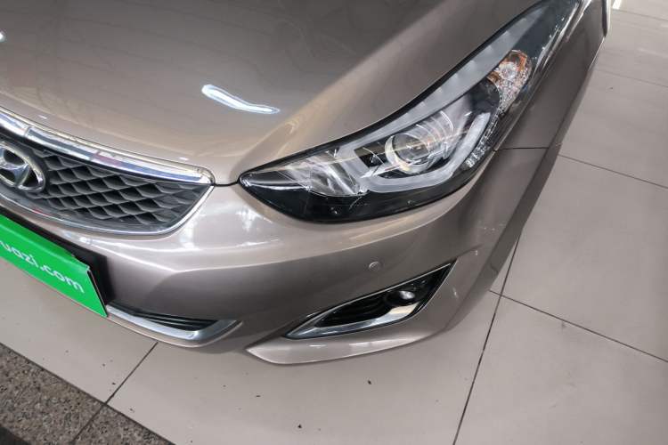 Used Hyundai Elantra (5th Generation / Langdong) 2016 1.6L Automatic Smart Version
