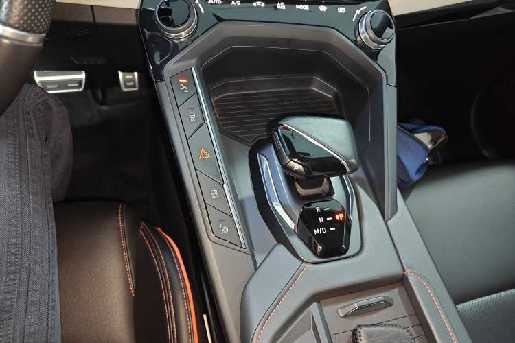 Used Lynk & Co 06 2021 1.5T Shero Pink Special Edition
