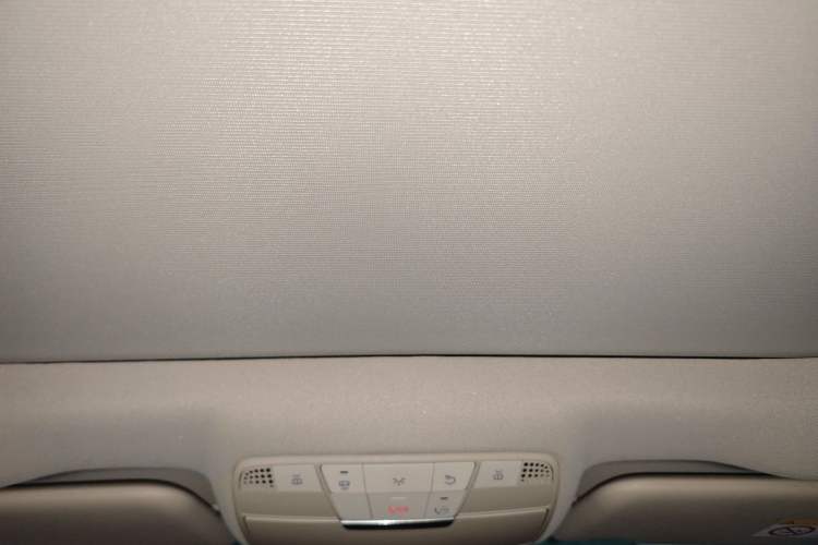 Used Mercedes-Benz E-Class 2023 Updated E 300 L Luxury Edition Headliner