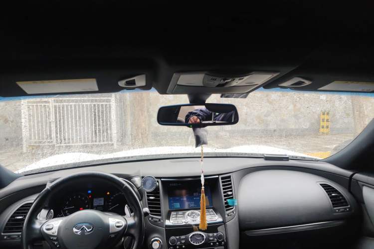 Used Infiniti QX70 2015 3.7L Shadow Edition Headliner