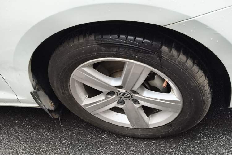 Used Volkswagen Golf 2017 1.6L Automatic Comfort Million-Vehicle Anniversary Edition
