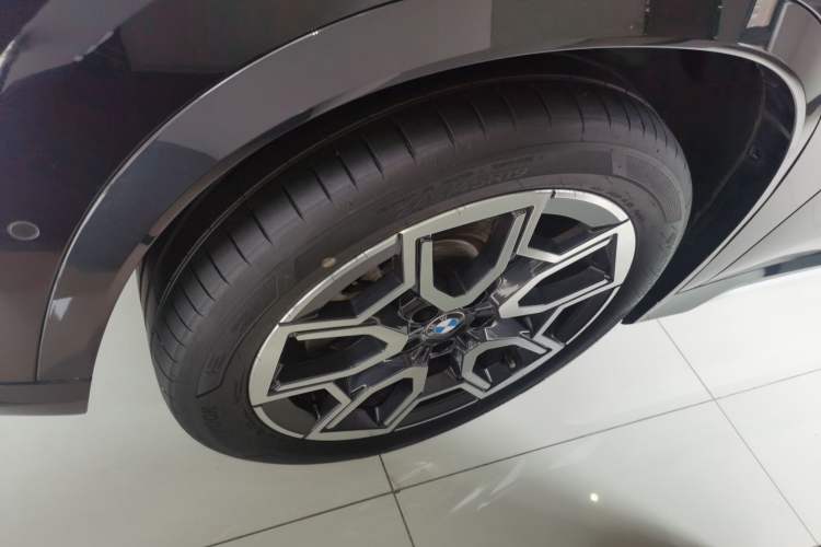 Used BMW X1 2023 sDrive25Li X Design Package Left Front Wheel Hub