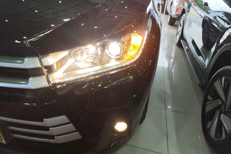 Used Toyota Highlander 2021 2.0T Two-Wheel Drive Elite Edition 5 Seats
