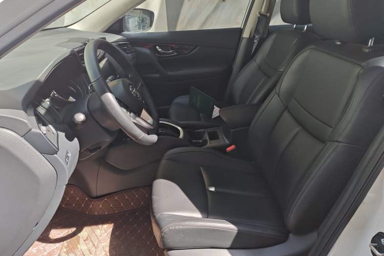 Used Nissan X-Trail 2023 Classic 2.0L Two-Wheel Drive Smart Connect Premium Edition Left Front Seat