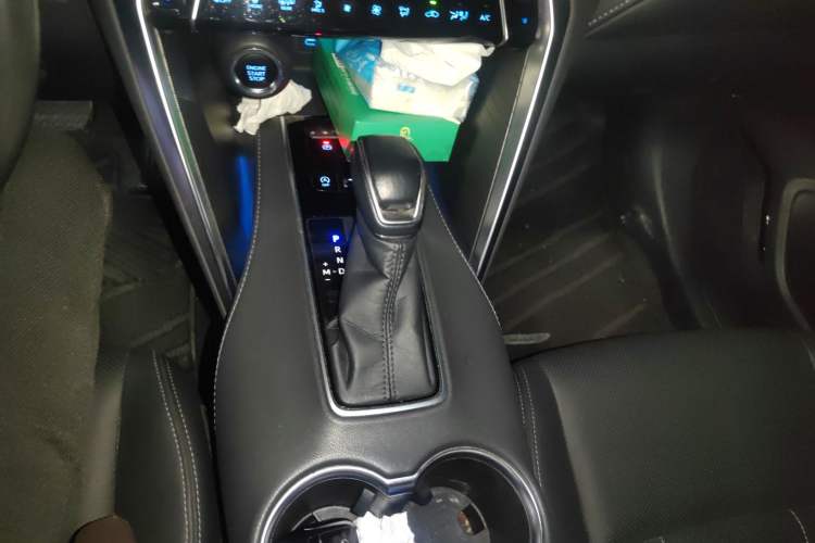 Used Toyota Harrier 2022 2.0L CVT Two-Wheel Drive Luxury Edition