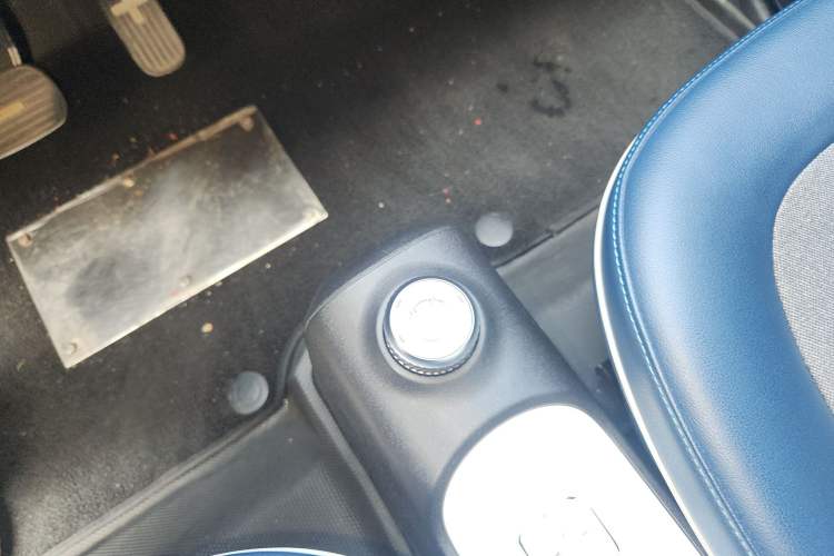 Used Wuling Hongguang MINIEV 2022 GAMEBOY 300km Enthusiast Model with Lithium Iron Phosphate